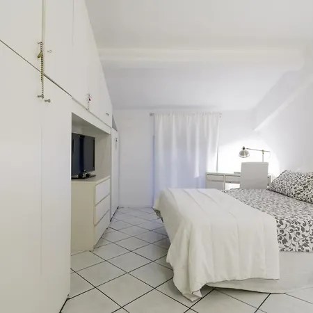Monolocale Commenda 33 Apartmán *