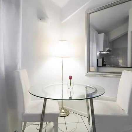 Apartmán Monolocale Commenda 33