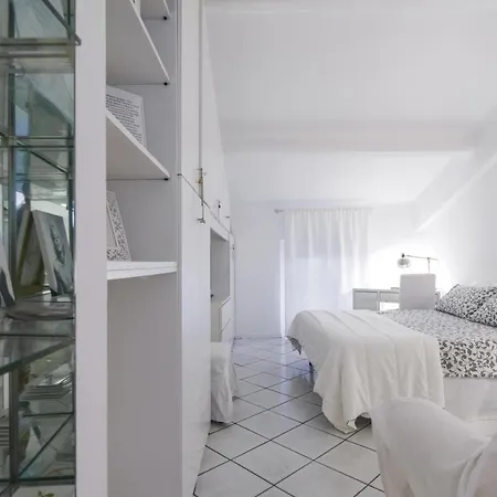 Apartmán Monolocale Commenda 33 *